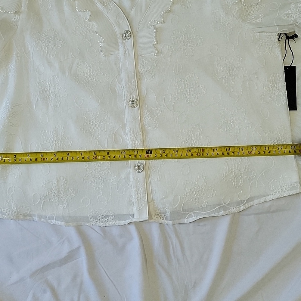 Women's White Lace Top - Picture 15 of 16